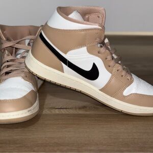 Nike Air Jordan 1 Mid Desert